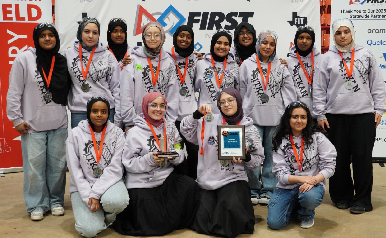 ITKAN Girls (Team 10340) with their Autonomous Award after reaching the Finals as Alliance Captain