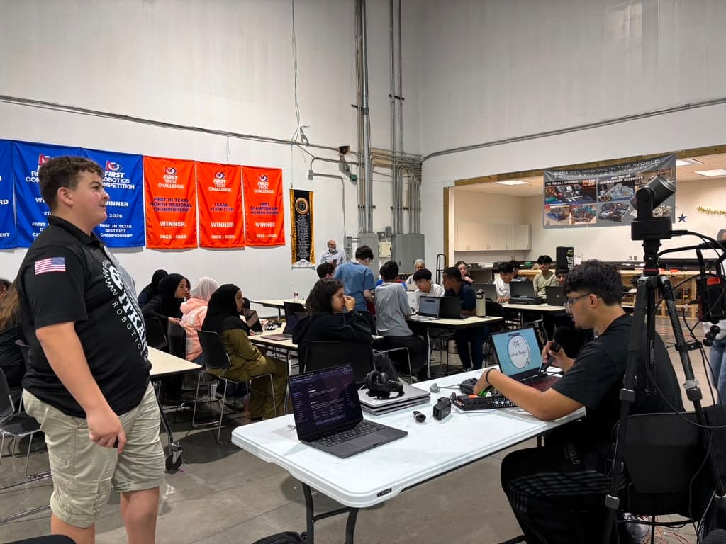 An ITKAN mentor leads a session at the Innovation Hub.