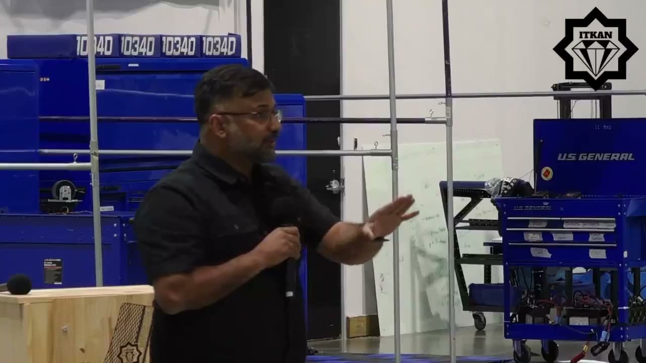 Rasheed Mohamed speaking at the NTIC Luncheon